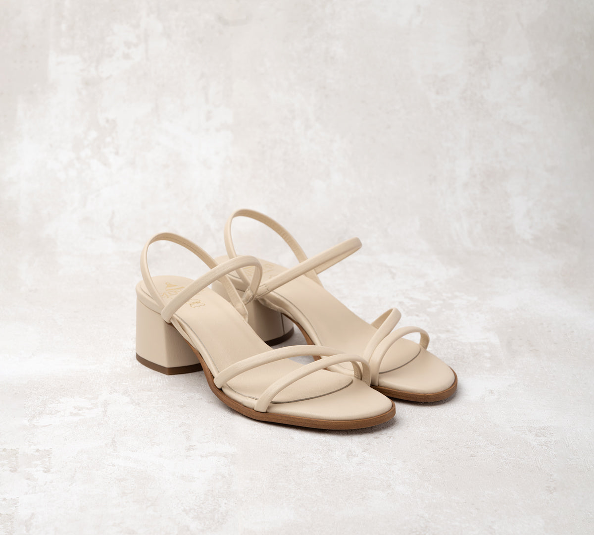 Sandalia Romina Crudo
