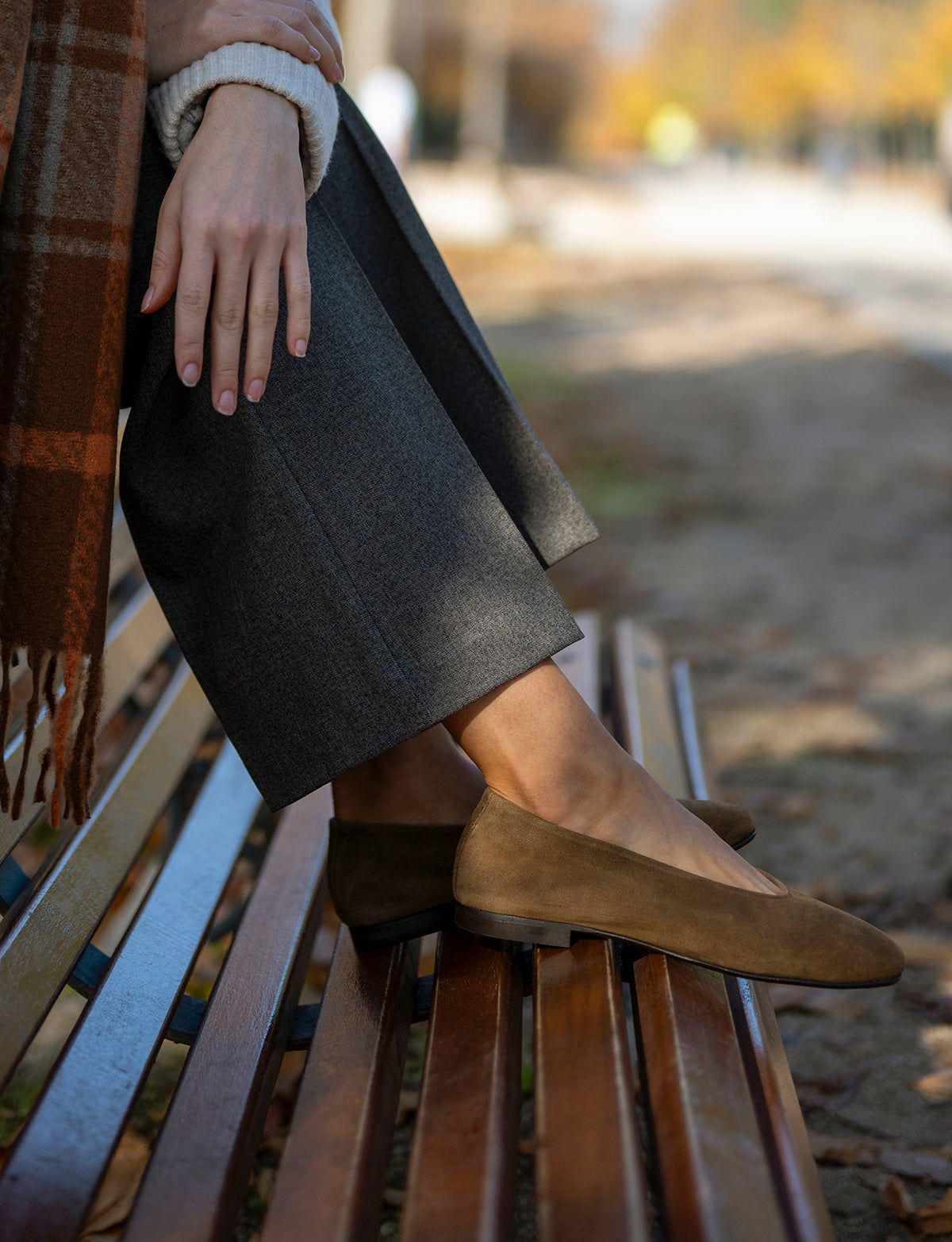 Lucrecia in Camel Suede