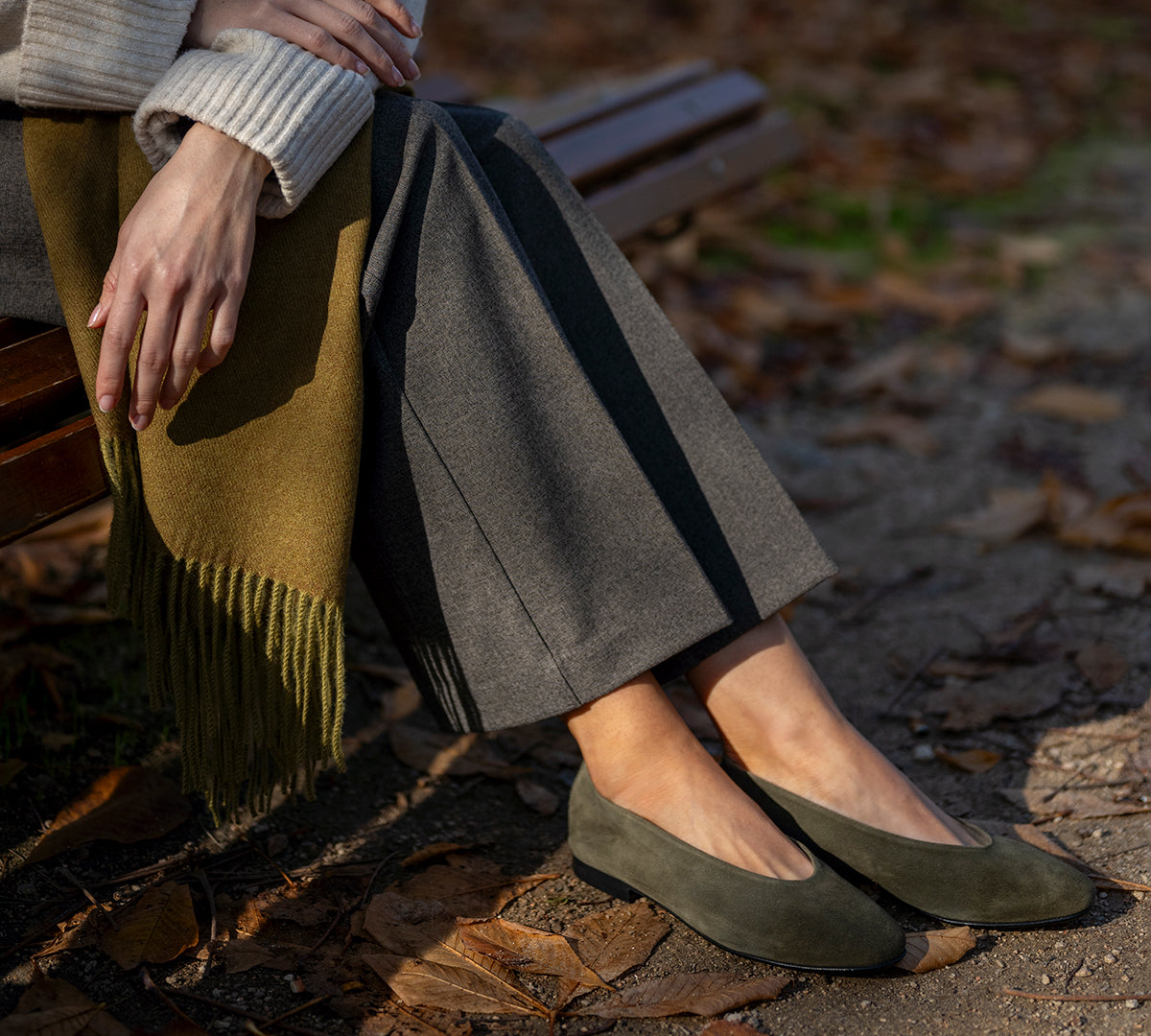 Lucrecia in Camel Suede