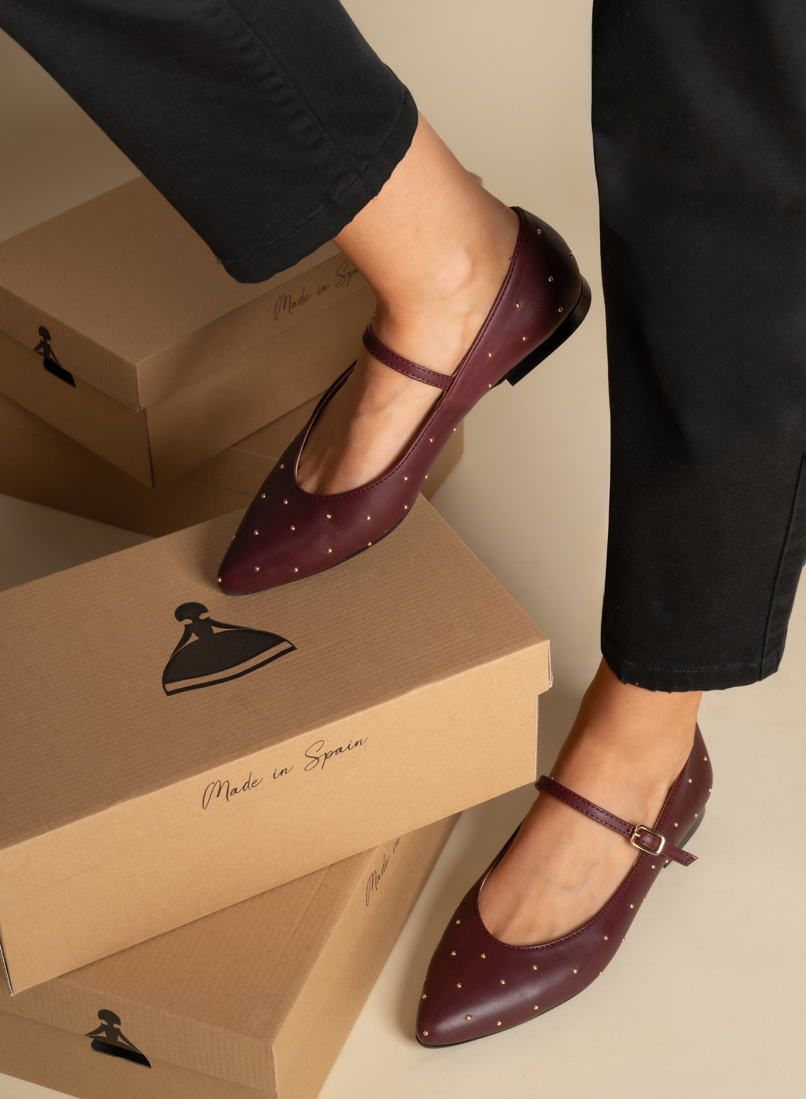 Mercedita dots burdeos