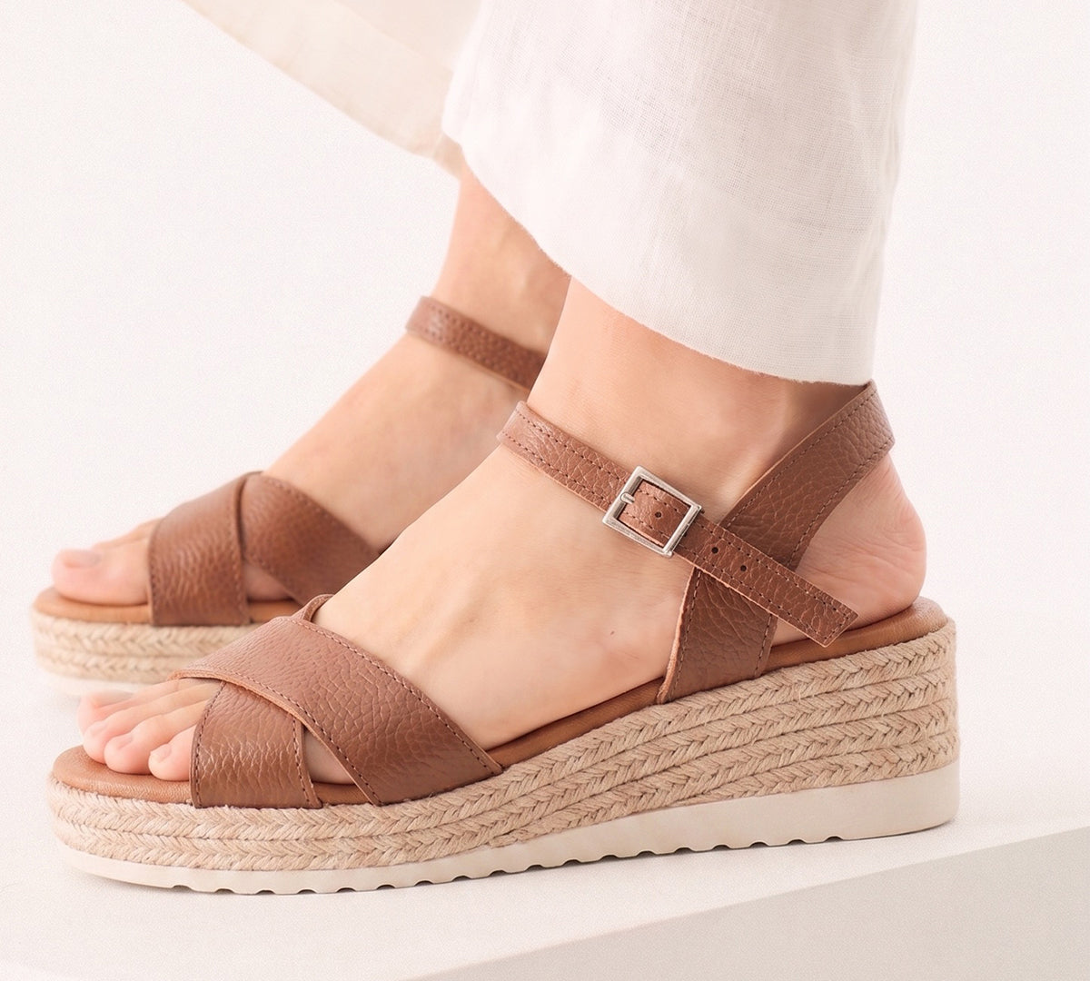 Cuña iris piel camel