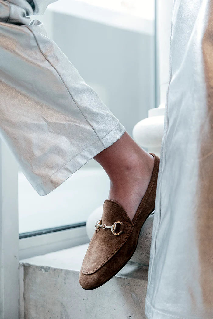 Canido in Chestnut Suede