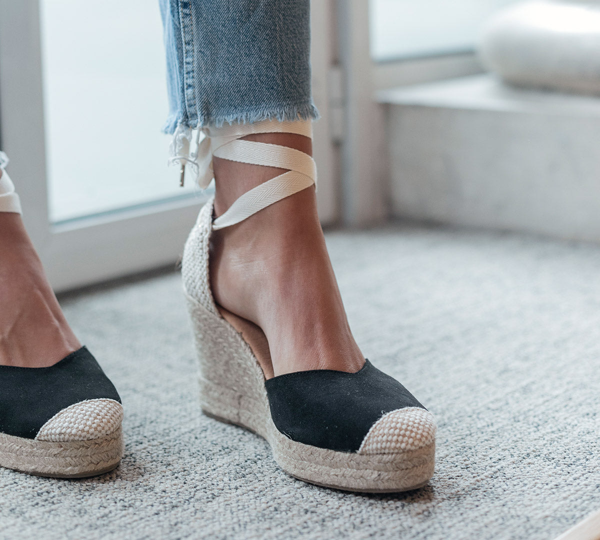 Cuña Jimena Cintas 7cm Ante Negro