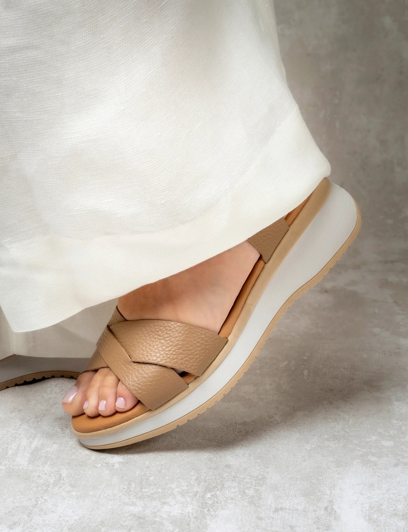 Sandalia Deli Camel Cruzada