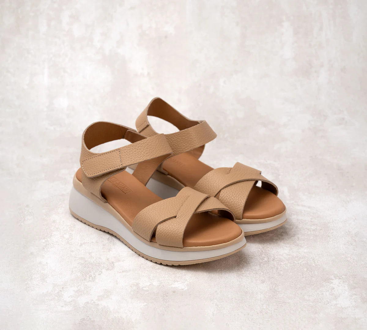 Sandalia Deli Camel Cruzada