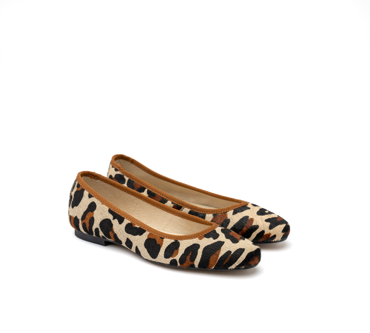 Sandrine burgundy trim 