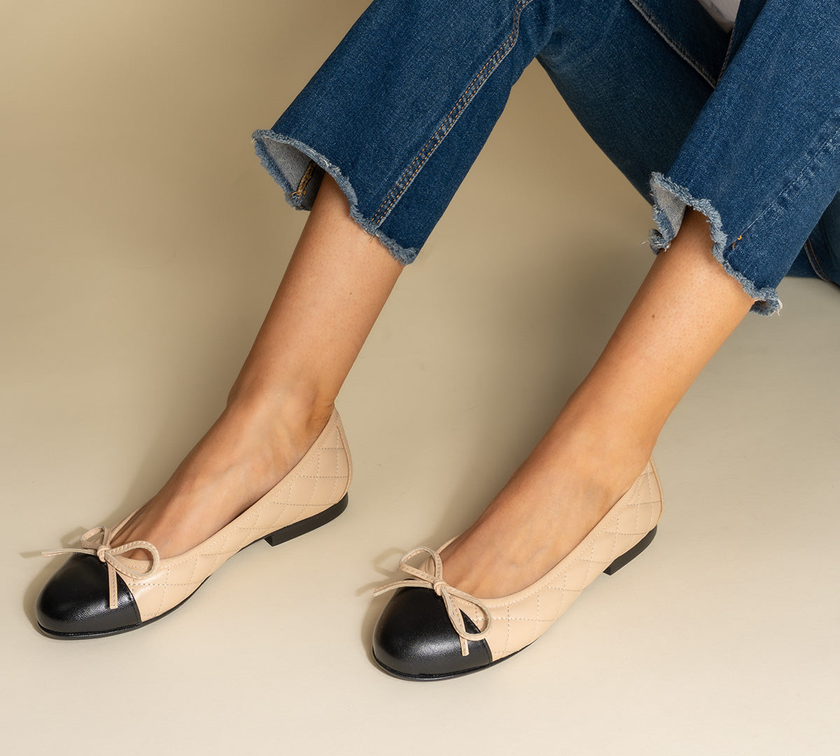 Bailarina chester beige punta negro